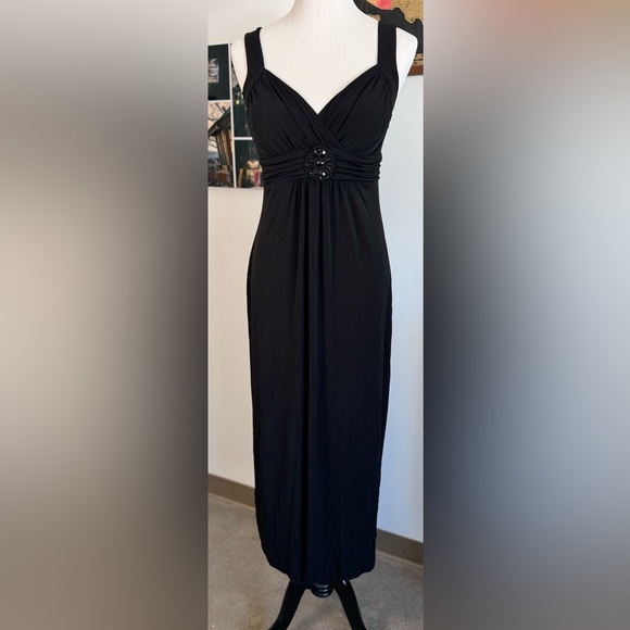 VTG En Focus Studio Black Maxi Dress Beaded Waist Size 8 Ruched Bust VTG En Focus Studio Black Maxi Dress Beaded Waist Size 8 Ruched Bust